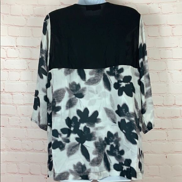 New! Noir maternity 3/4 sleeve floral V-neck tunic blouse - Picture 8 of 15